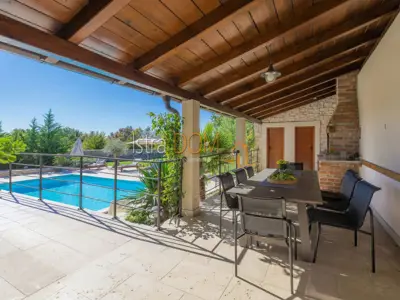 Vila 226 m², Čabrunići - bazen i okućnica 1.527 m² - 3