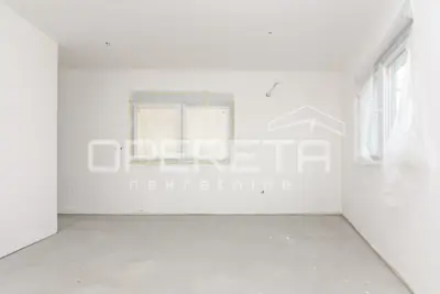 Prodaja, Stan, Kromosovo naselje, Kolodvorska, 2s, 45 m² - 2