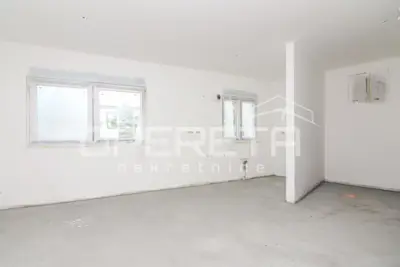 Prodaja, Stan, Kromosovo naselje, Kolodvorska, 2s, 45 m²