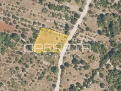 Poljoprivredno zemljište 1.683 m², Vinišće - mirna lokacija - 2