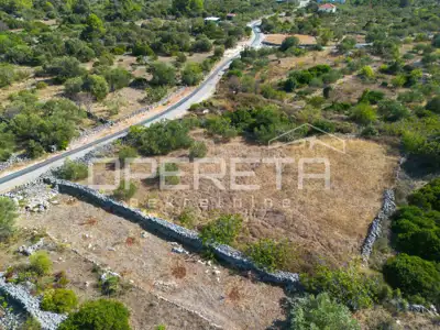 Poljoprivredno zemljište 1.683 m², Vinišće - mirna lokacija - 22