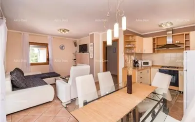 Kuća 138m² u Puli – bazen i natkrivena terasa - 12