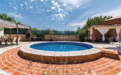 Kuća 138m² u Puli – bazen i natkrivena terasa - 6