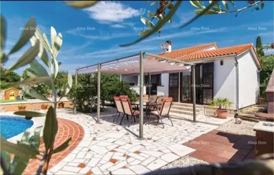 Kuća 138m² u Puli – bazen i natkrivena terasa - 4