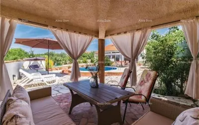 Kuća 138m² u Puli – bazen i natkrivena terasa - 7