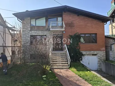 House 400 m², Zibel Sisak - by the Kupa River and large yard - 2