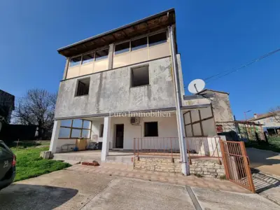 House 214 m², Višnjan - quiet location and panoramic views