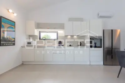 Kuća 147 m², Sveti Lovreč - bazen i vrt - 8