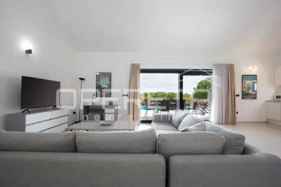 Kuća 147 m², Sveti Lovreč - bazen i vrt - 5