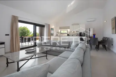 Kuća 147 m², Sveti Lovreč - bazen i vrt - 4