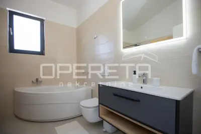 Kuća 147 m², Sveti Lovreč - bazen i vrt - 12
