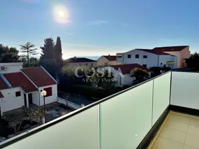 Stan 77 m², Petrčane - pogled na more i 2 balkona - 6