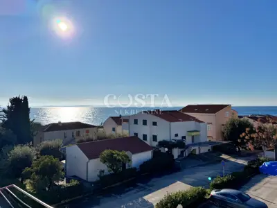 Stan 77 m², Petrčane - pogled na more i 2 balkona - 14
