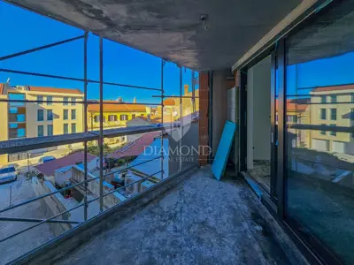 Stan 80 m², Umag centar - 2. red do mora - 4