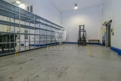 Gewerbehalle 410 m², Novigrad - 5 Kammern und 3 Büros - 2