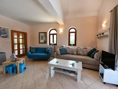 Kuća 150 m², Višnjan - bazen i privatnost - 11
