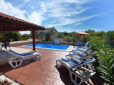 Kuća 150 m², Višnjan - bazen i privatnost - 7