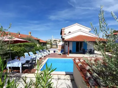 House 150 m², Višnjan - pool and privacy