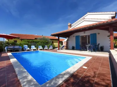 Kuća 150 m², Višnjan - bazen i privatnost - 2