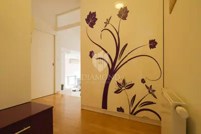 Stan 114 m², Šestine - otvoren pogled i loggia - 10