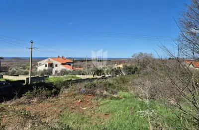 Building plot 1,760 m², Poreč - permit for 5 terraced houses