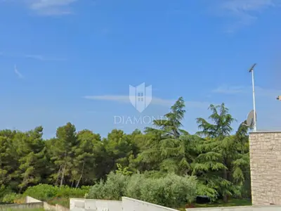 Zemljište 2.365 m², Pula Centar - uz more i šetnicu