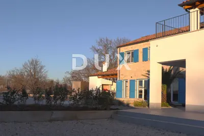 Villa 300 m², Višnjan - luxuriöse neue Villa - 10