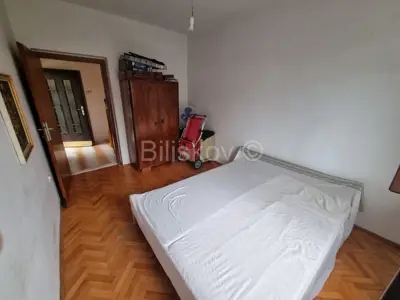 Stan 80m², Kaštel Stari – trosoban, potrebna renovacija - 4