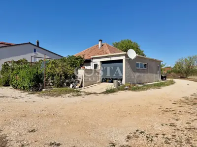 Kuća 154 m², Debeljak - renovirana prizemnica s vrtom - 16