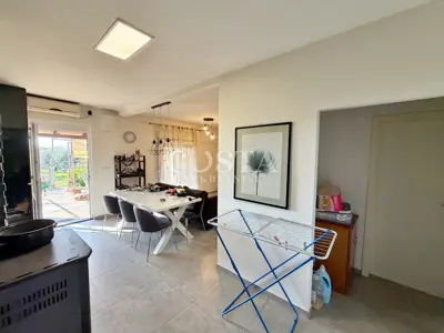 Kuća 154 m², Debeljak - renovirana prizemnica s vrtom - 9