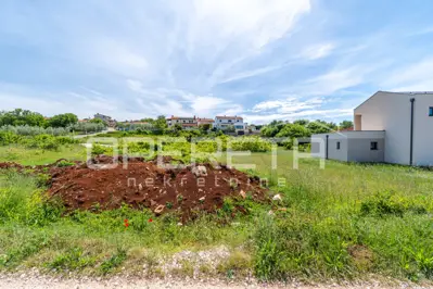 Building plot 1,062 m², Sveti Lovreč - quiet location - 3