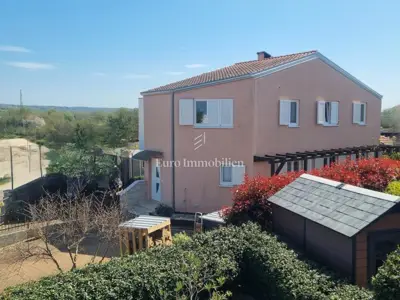 Poreč, okolica - obiteljska kuća sa 3 spavaće sobe