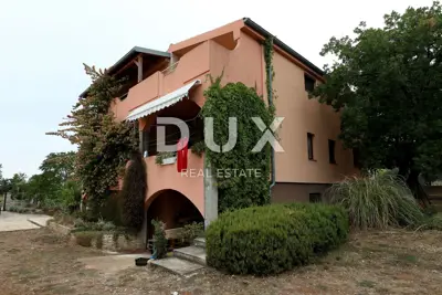 Haus 335 m², Murvica - freistehend, zwei Wohnungen und Garage - 6