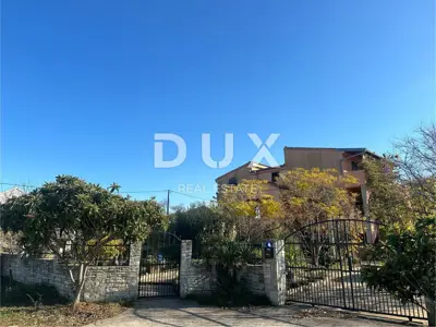 Haus 335 m², Murvica - freistehend, zwei Wohnungen und Garage - 2