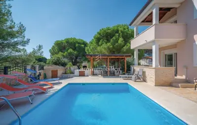 House 240 m², Valbandon - near the sea and Fažana - 2