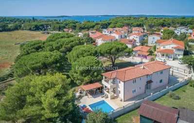 House 240 m², Valbandon - near the sea and Fažana - 11