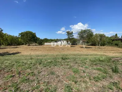 Building plot, Valbandon - 500 m from the sea, T2 zone - 9