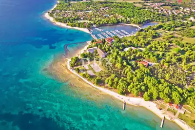 Building plot, Valbandon - 500 m from the sea, T2 zone