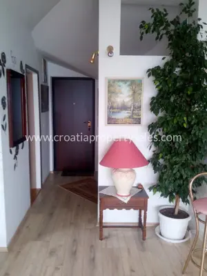 Wohnung, Split, 92 m², 2-Zimmer, 450 000 € - 3