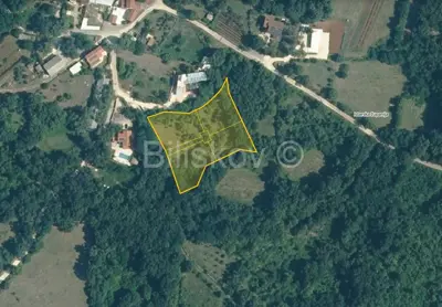 Građevinsko zemljište 1.012 m², Žminj - blizu centra - 2