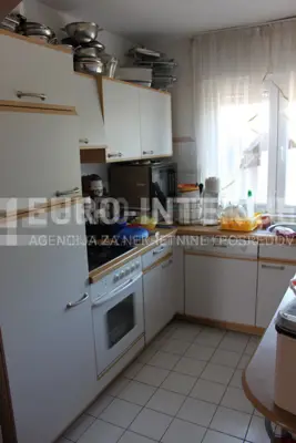 Obiteljska kuća Jakovlje, uredna s urednom okućnicom - 20