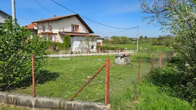 Obiteljska kuća Jakovlje, uredna s urednom okućnicom - 5
