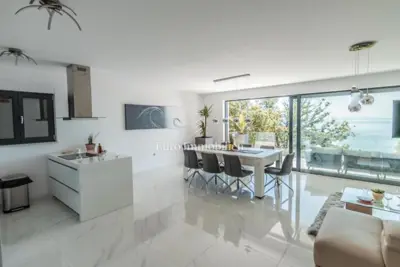 Vila-dvojnica, Pobri iznad Opatije, panoramski pogled na Kvarner - 6
