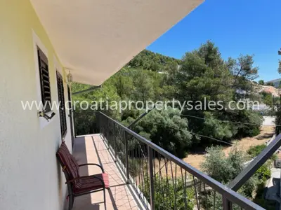 Apartment house 350 m², Trogir - 6 parking spaces - 3