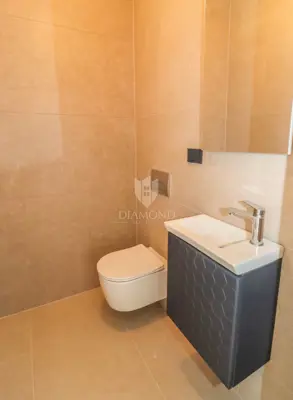 Semi-detached house in Medulin, pool and landscaped yard - 6