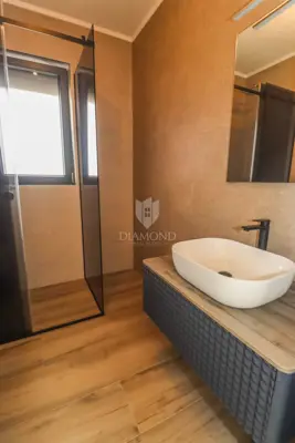 Semi-detached house in Medulin, pool and landscaped yard - 15