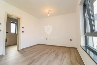 Semi-detached house in Medulin, pool and landscaped yard - 13