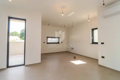 Semi-detached house in Medulin, pool and landscaped yard - 5