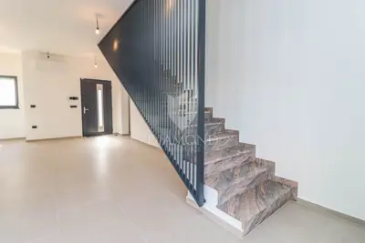 Semi-detached house in Medulin, pool and landscaped yard - 8