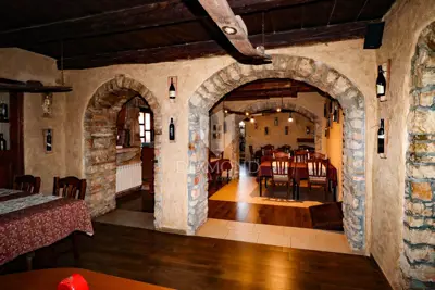 Tavern 500 m², Momjan - terrace, pool and accommodation - 16